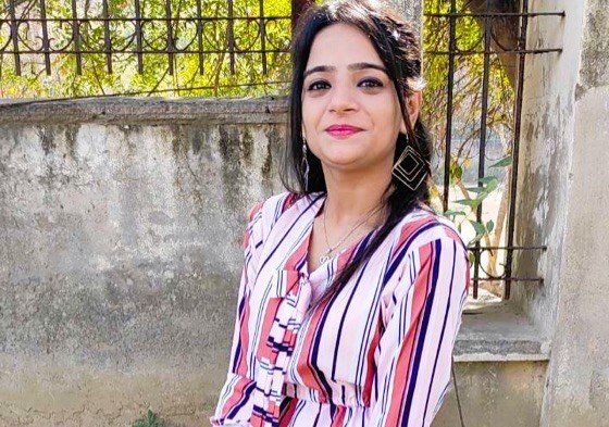 noida-vanshika-chopra