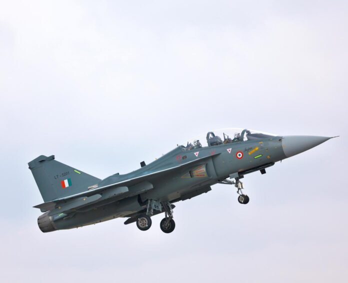 pm-modi-tejas-1
