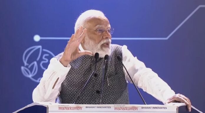 pm-modi-at-startup-mahakumbh